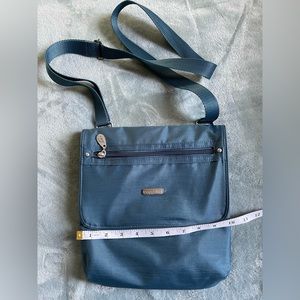 Baggallini crossbody